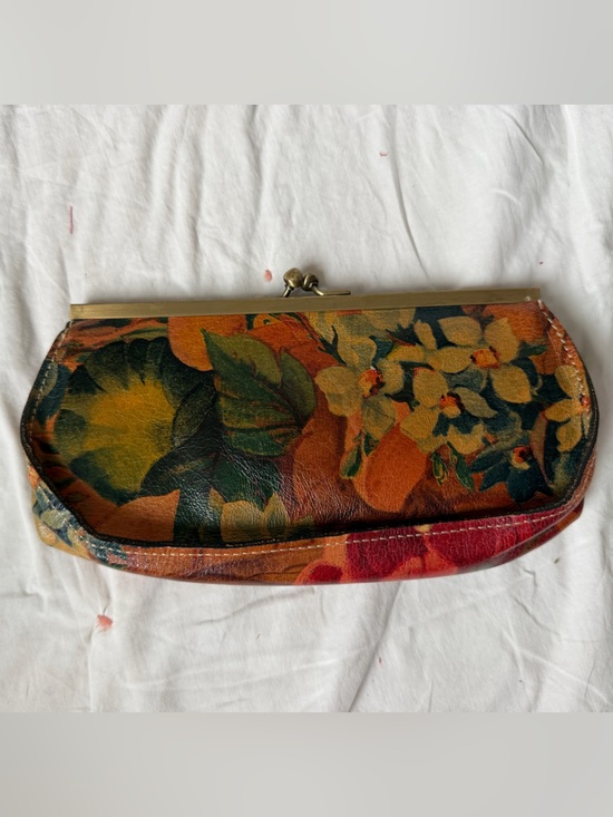 Patricia Nash Handbags - Patricia Nash Floral Leather Kiss-Lock Clutch in Orange, Green, Red